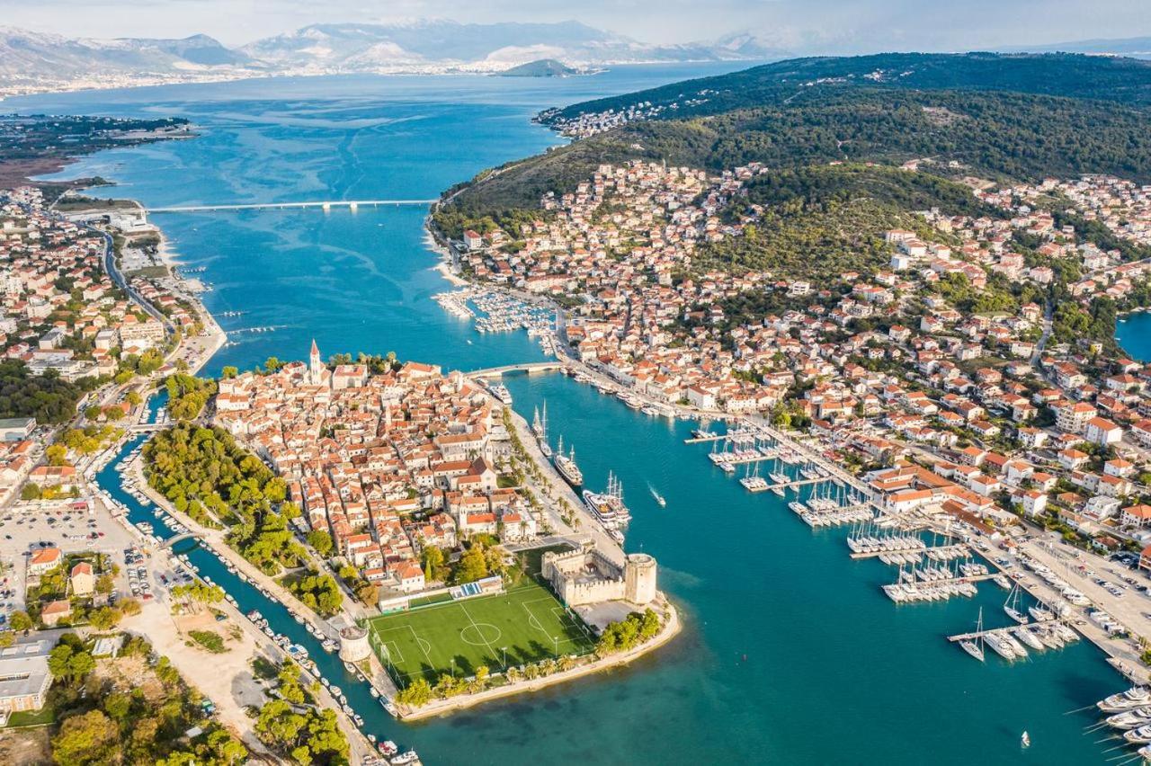 Lambrisa Lägenhet Trogir Exteriör bild