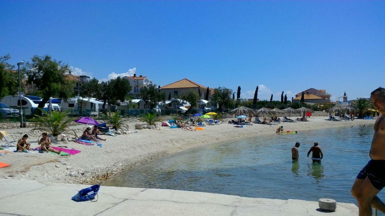 Lambrisa Lägenhet Trogir Exteriör bild