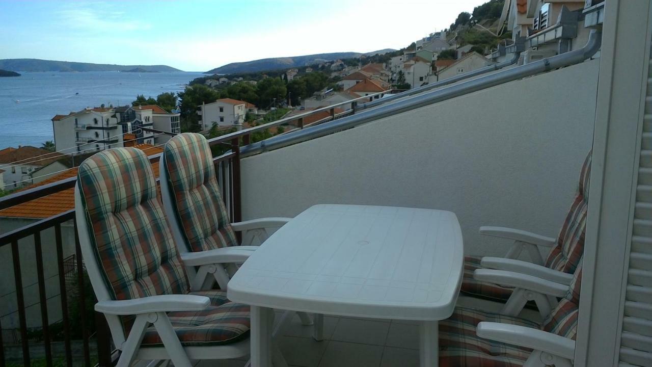 Lambrisa Lägenhet Trogir Exteriör bild